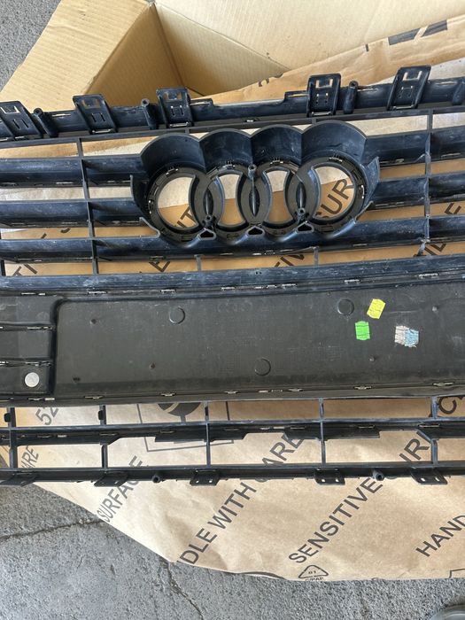 Audi A6 C7 предна маска Оригинална