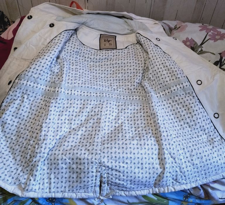 Стильные плащи и тренчи