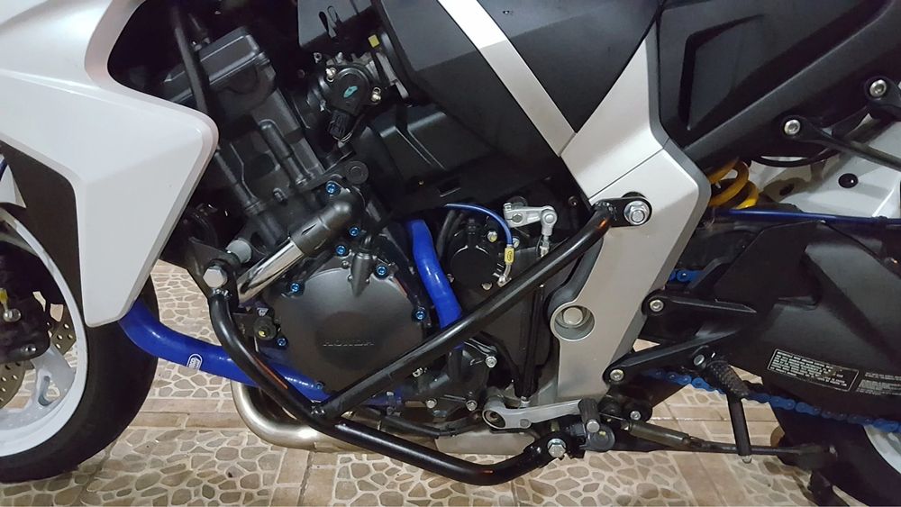 Продавам краш барове crazy iron за honda cb1000r sc60