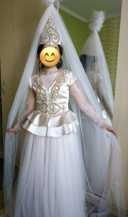 Платье вечернее нарядное