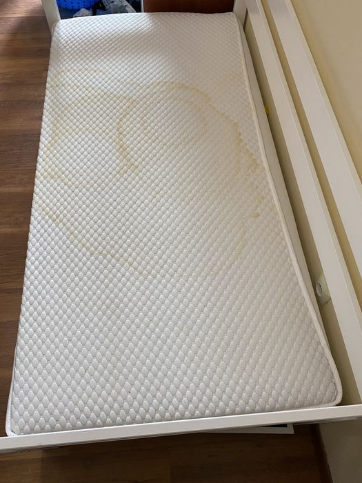 Детская кровать с матрасом