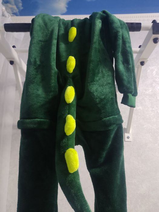 Продам ,  костюм