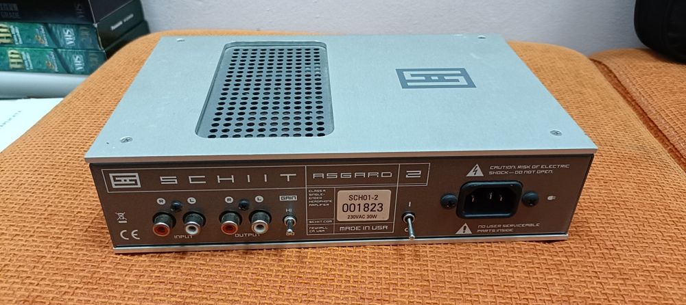 Vând amplificator de căști Schiit Asgard 2