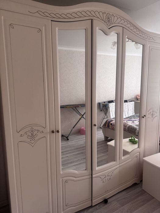 Продаю спальный гарнирур