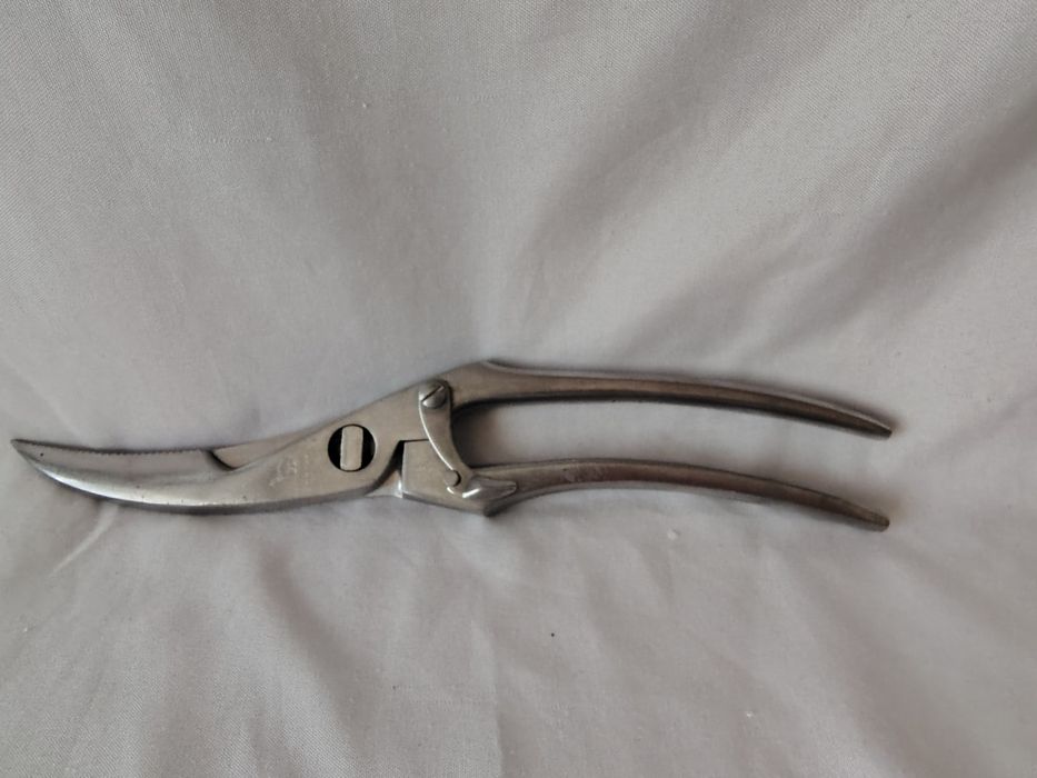 Foarfecă veche din oțel inoxidabil