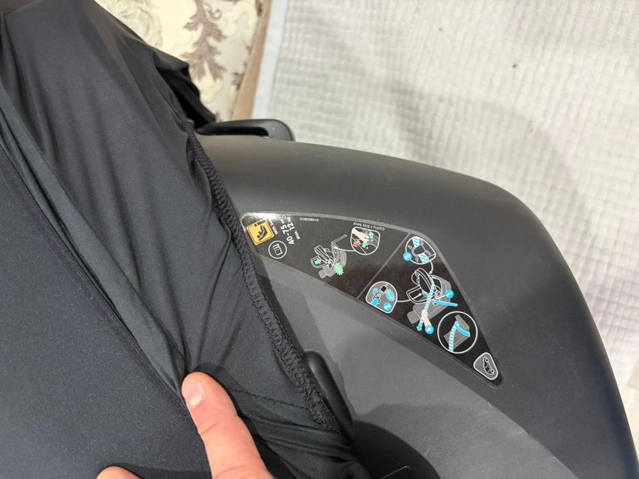 Детское кресло в машину