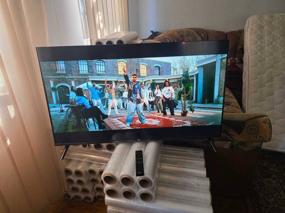 Televizor nou Tcl