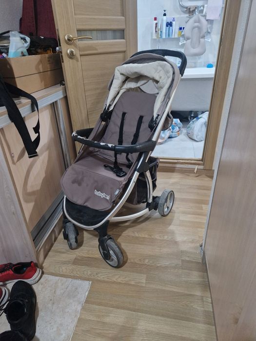 Коляска прогулочная