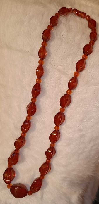 Продавам гердани, гривни и медальон от естествен кехлибар