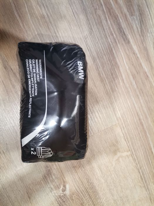 Продавам аптечки и жилетки за мерцедес,ауди, фолксваген и бмв