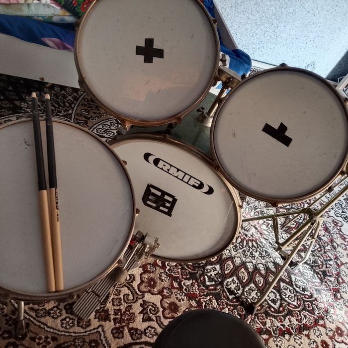 Udarnik baraban sotiladi