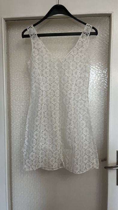 Прозрачна дантелена нощница