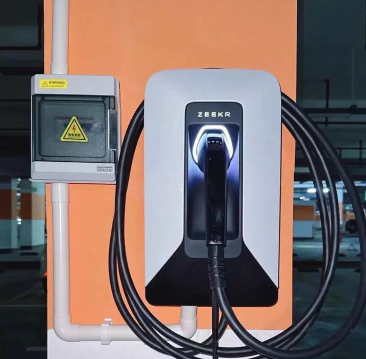 Зарядная станция для электромобилей Zeekr