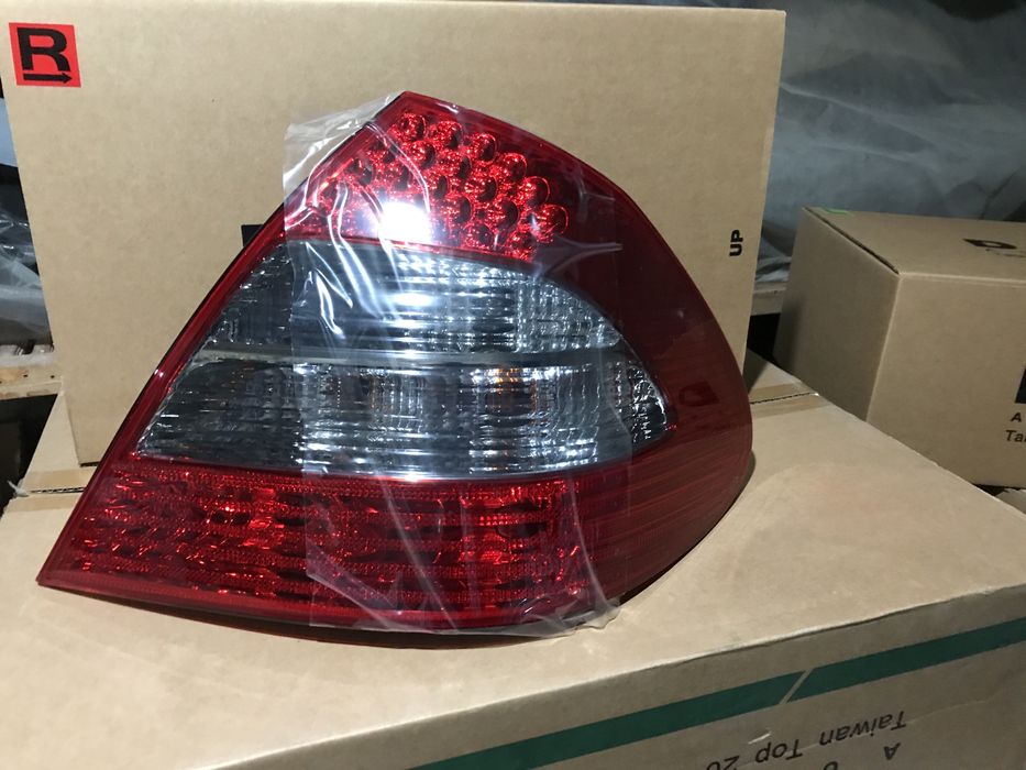 Фара задный w211 E class  mercede benz restyle