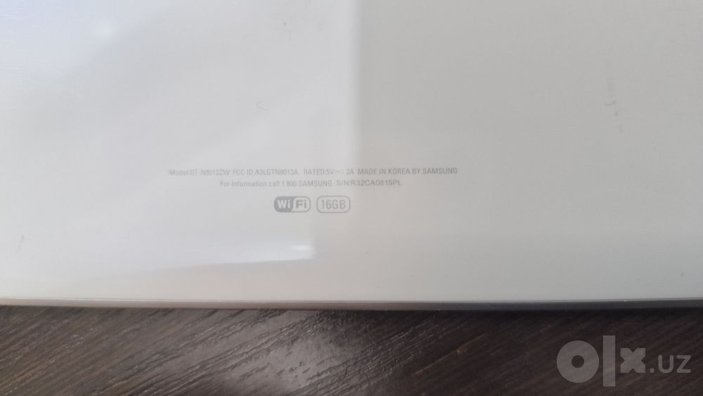 планшет Samsung.