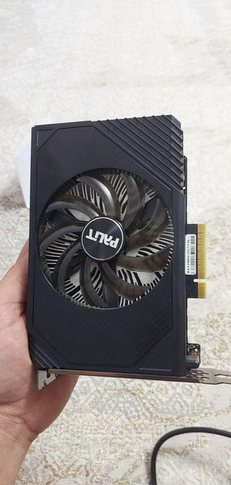 Продам игровую видеокарту Palit GeForce RTX 3050