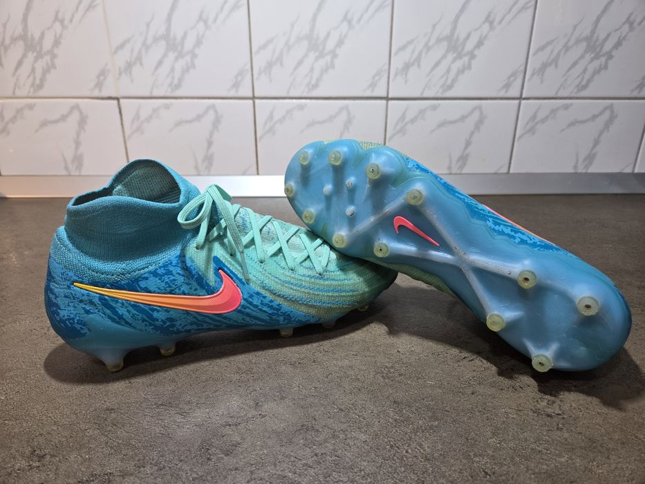 Vand ghete de fotbal profesionale Ghete de fotbal Nike PHANTOM LUNA II ELITE LV8 FG in stare foarte buna