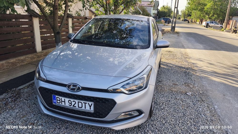 Vând Hyundai i20