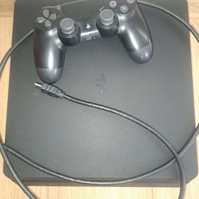 Playstation 4 slim + 50 игри