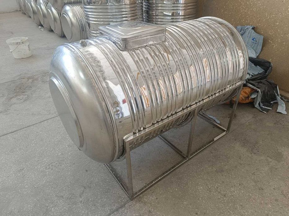 Бак (Ёмкост) для воды из нержавеющей стали марки 304 с подставкой