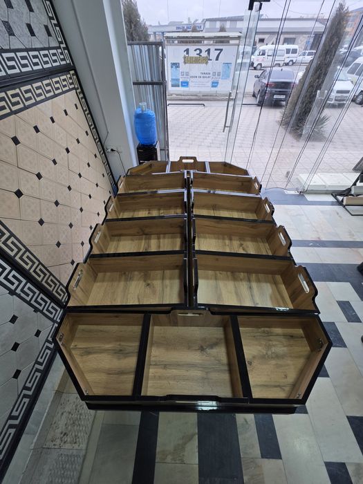 Мева полка сотилади