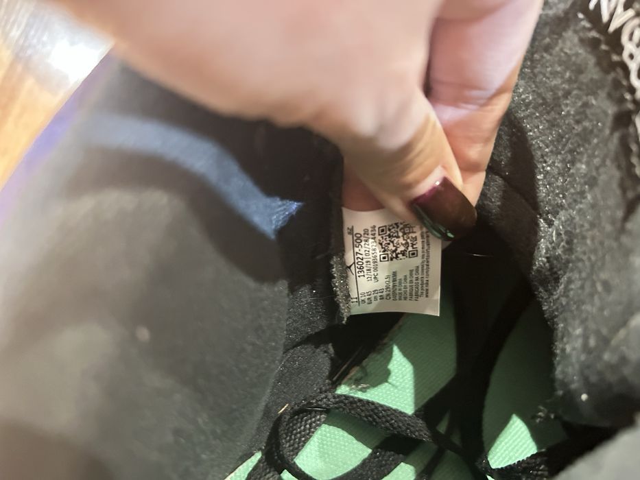 Продам кроссовки мужские