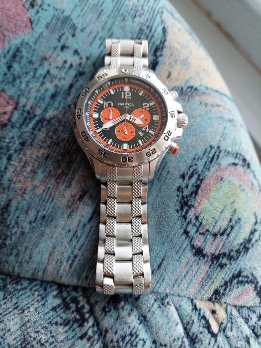 Продавам Мъжки Часовник  NAUTICA.