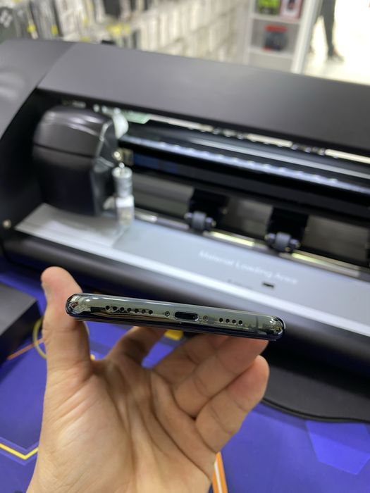 iPhone 11 pro max ideal radnoy