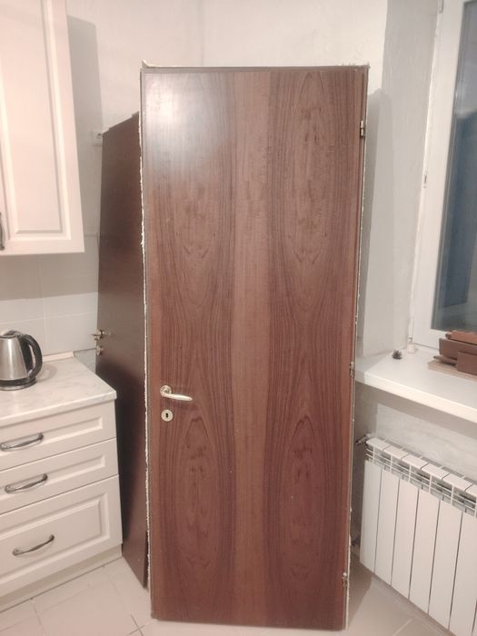 Продам двери межкомнатные.