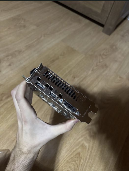 Vând RTX 3050 6GB (2 ventilatoare) – stare impecabilă