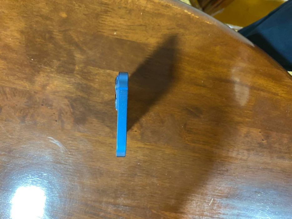 Iphone 13 blue ideal