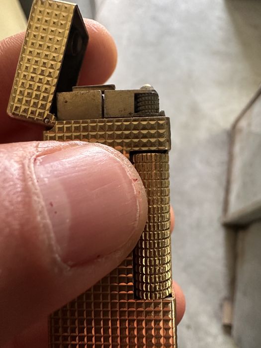 Vand bricheta dunhill