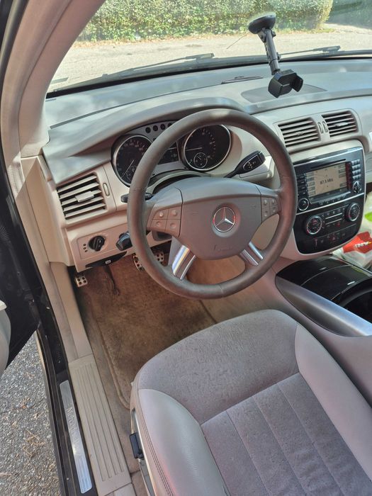 Dezmembrez Mercedes R-Class W251 3.0 CDI automat 2008