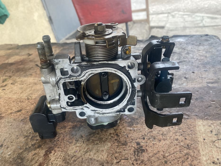 Дроселова клапа за хонда джаз 1.3 бензин 2004 г