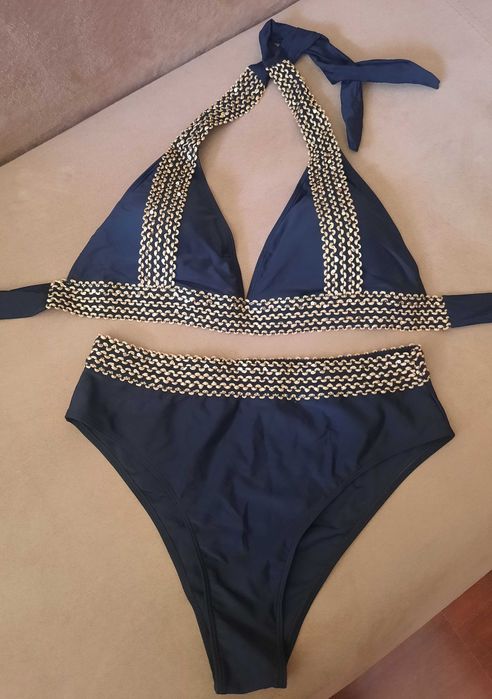 Нови дамски бански от две части