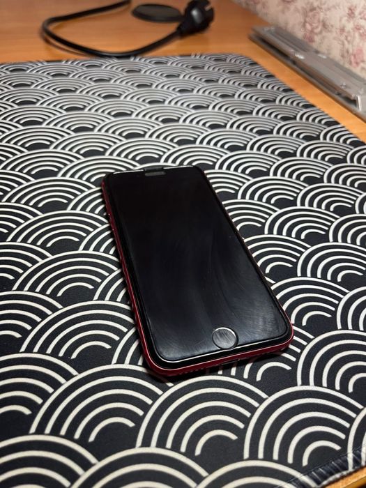 Iphone Se 2020 в хорошем состоянии