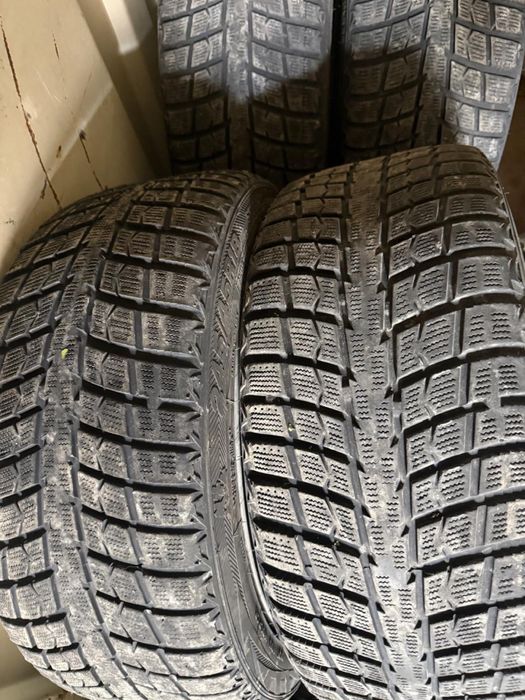 Шины зимние  18 с дисками в хорошем состоянии