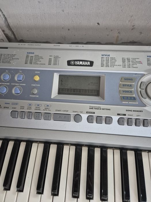 Orgă Yamaha dgx200