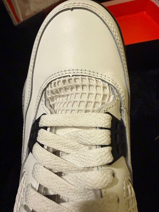 Vand Air Jordan 4 White Cement marimea 41 original