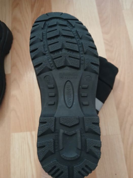 Продам Сапоги новые зимний