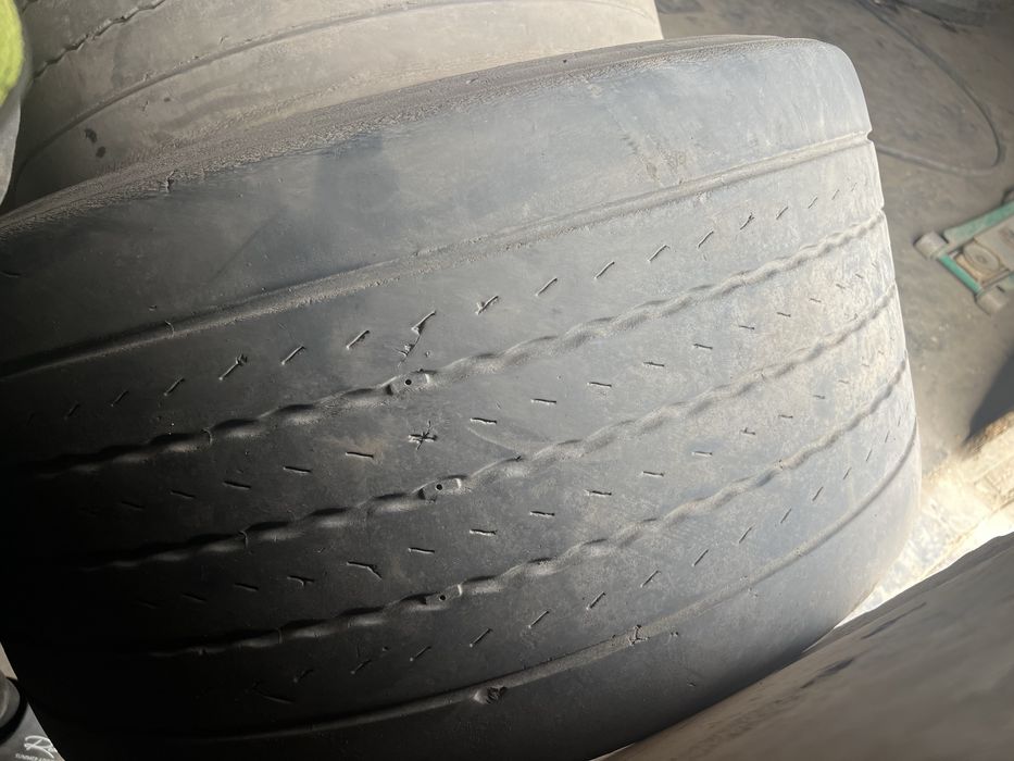 Продам 435 50 R19.5 пара