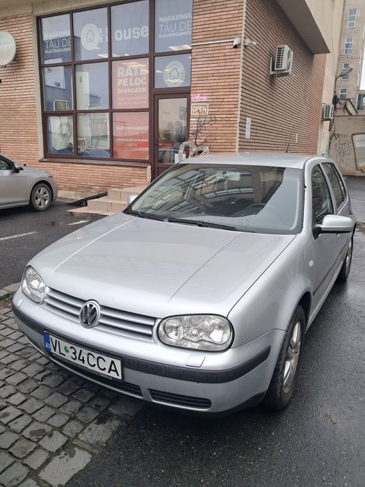 Vând golf 4,masina este în perfecta stare de funcționare. Ca motor 1,4