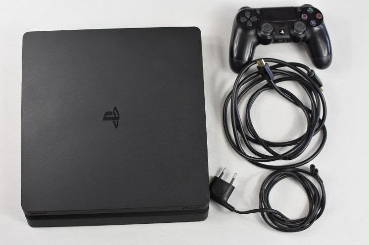 PlayStation 4 Slim 500GB - stare foarte bună