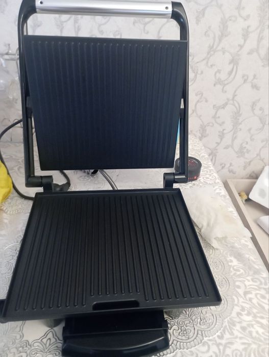Настольный гриль TEFAL GC241D38