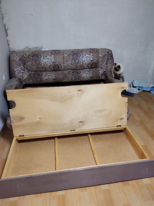 Продам диваны 3 2 1