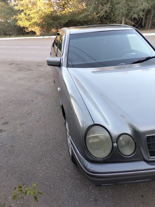 Продам mercedes bens е 200.