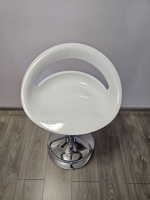 Scaun de bar pivotant