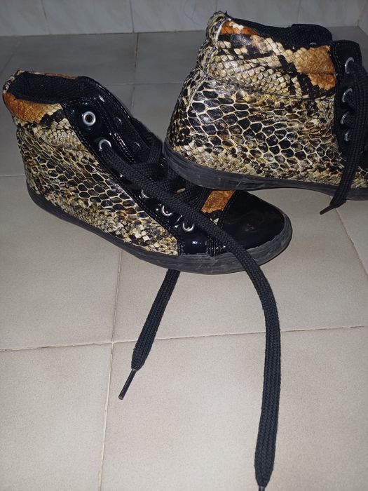 Много запазени маратонки