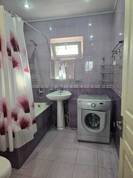 Продается квартира 4/4/4 -77 серия. Кирпич.