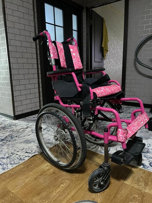 Детская инвалидная коляска б/у